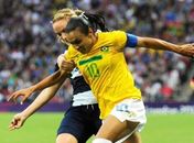 Alagoana Marta nega irritação após derrota em Wembley