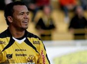 Flamengo e Santos entram na briga para contratar alagoano Zé Carlos