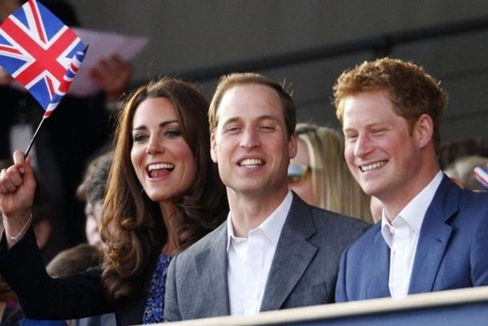 Kate Middleton e príncipe Harry lideram lista de mais bem vestidos