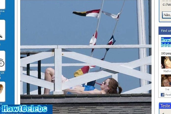 Emma Watson toma sol de calcinha nos Hamptons