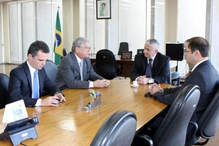 O governador Teotonio Vilela falou sobre a malha rodoviária federal alagoana com o diretor-geral do Dnit, general Jorge Fraxe