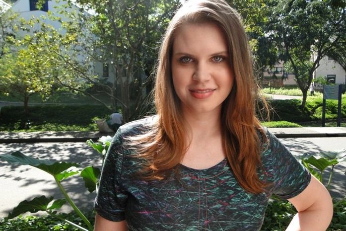 Carolinie Figueiredo reclama de culto a padrão de beleza