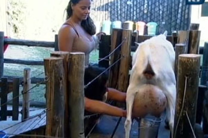 Modelo e atriz se mostram cada dia mais próximas