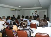 Secretário fala durante seminário