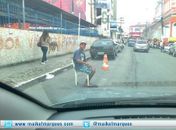 Dono de rua trabalha sentado em ponto do centro de Maceió