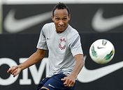 Liedson vai defender o Flamengo até o fim de 2013