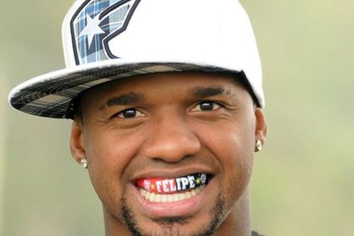 Goleiro Felipe é intimado por oficial de Justiça por não pagar pensão