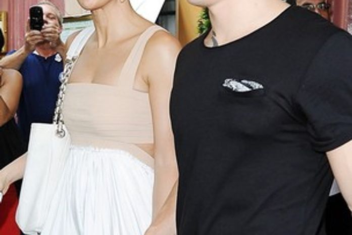 Jennifer Lopez diz que está perdendo a paciência com Casper Smart