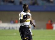 Com primeiro gol de Seedorf, Botafogo vence Atlético-GO e embala