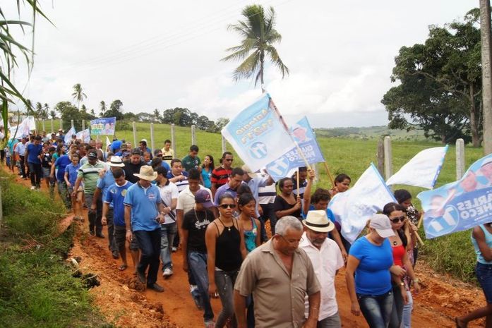 Charles Pacheco inicia campanha com grande caminhada na Cana BravaCharles Pacheco inicia campanha com grande caminhada na Cana Brava