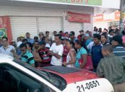 `Ontem, protesto de camelôs termina em confusão no Centro