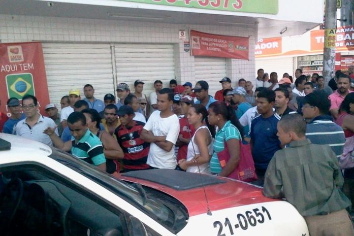 `Ontem, protesto de camelôs termina em confusão no Centro