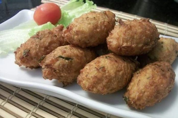 Entrada para o almoço? Aposto no bolinho de arroz com batata 