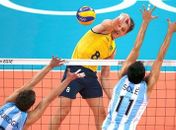 Brasil atropela Argentina, espanta tabu olímpico e vai à semi no vôlei masculino