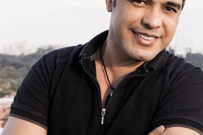 'Estou tirando um tempo para mim', diz Zezé sobre solteirice