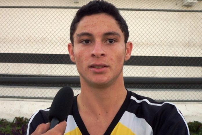 Lateral-esquerdo Diogo