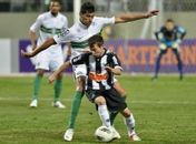 Atlético-MG vence Coritiba e retoma liderança