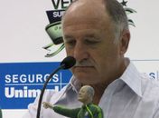 Felipão é punido com dois jogos de suspensão