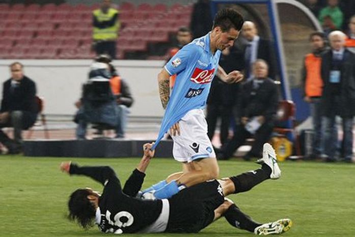 Jogador italiano punido por apostas ilegais inicia greve de fome