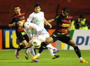 Figueirense se aproveita de crise do Sport e quebra longo jejum