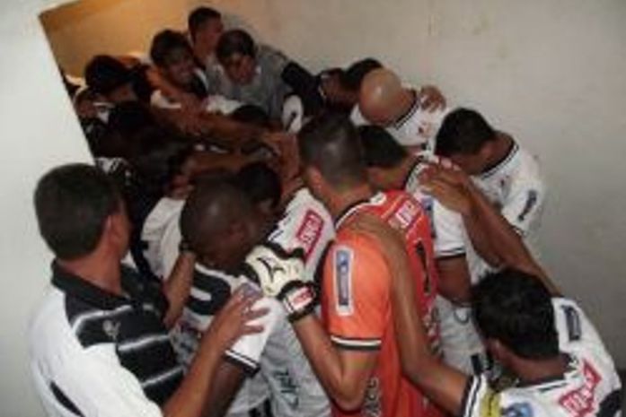 Elenco do ASA se reapresenta e time segue viagem para jogo no Paraná