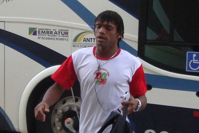 Chegada dos jogadores do Feirense no Rei Pelé