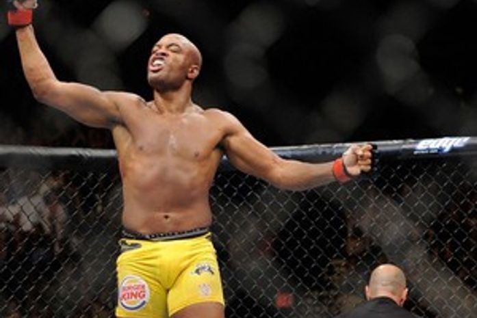 Anderson Silva volta a lutar somente em 2013