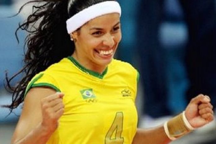 Paula Pequeno revela superstição: mesma calcinha desde as quartas de final