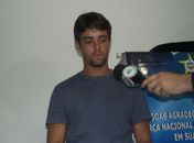 Klinger Pinheiro durante coletiva na delegacia de Homicídio