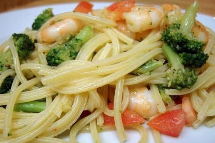 Macarronada com Camarão e Brócolis Fácil e rápida, um sucesso na sua mesa!