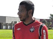 Por cocaína, goleiro Rodolfo é suspenso por dois anos