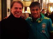 Neymar conhece Silvio Santos, imita apresentador e posta foto