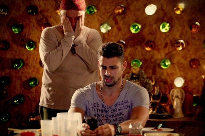 Jorginho vai até a casa de Lucida e diz que preferia não ter nascido