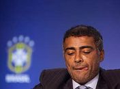 Justiça determina penhora de 3 jogadores do Vasco para pagar Romário
