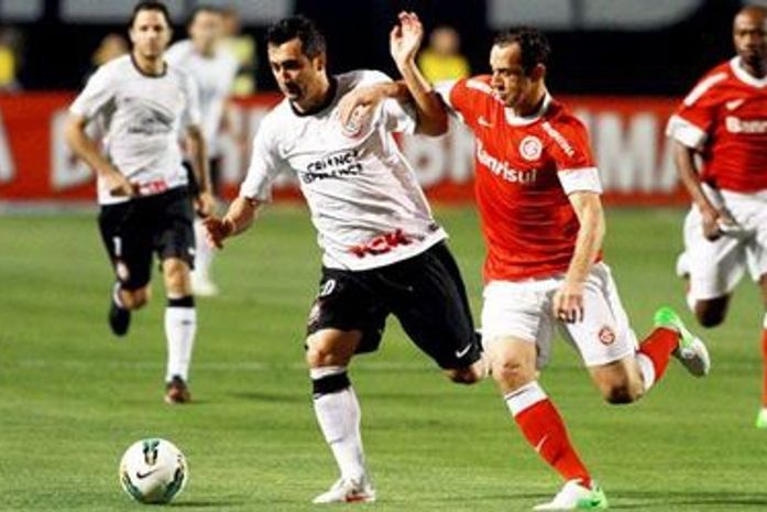 Corinthians vence Inter e embala para clássicos