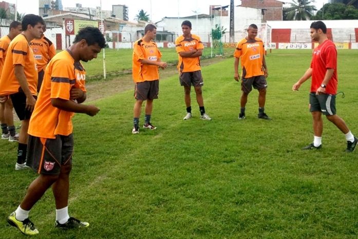 Não relacionados trabalham forte no CT da Pajuçara nesta sexta‏