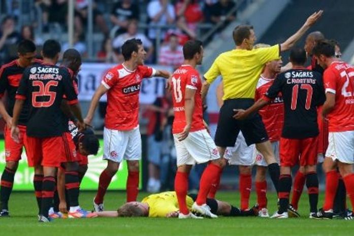 Luisão pode pegar suspensão de até 3 anos por agredir árbitro