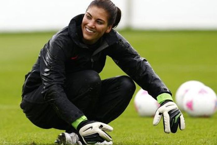 Hope Solo aponta colegas gays e diz que já beijou francesa