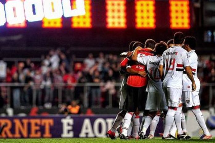 São Paulo quebra jejum, bate Ponte e alivia pressão pré-clássico