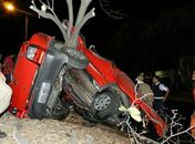 Carro parte ao meio em acidente no CE e jovem sofre apenas arranhões