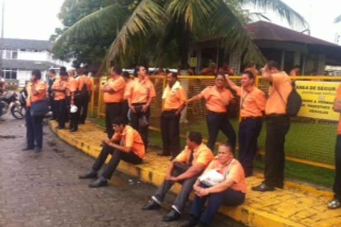 Mostoristas e cobradores paralisam as atividades