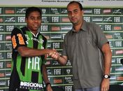Marquinhos Paraná(Ex-CRB) é apresentado no América-MG