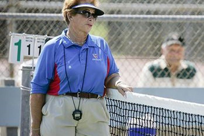 A árbitra americana de tênis Lois Ann Goodman, em foto de 2008