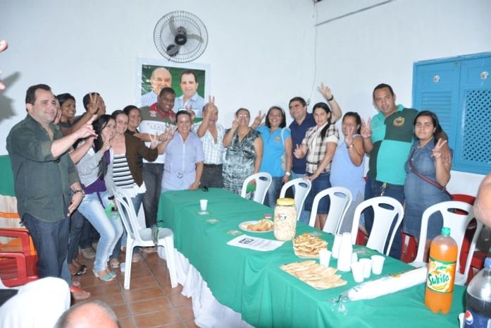 Professores se reúnem com Nivaldo Jatobá e firmam apoio à candidatura