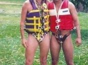 Foto de Zezé e Chitãozinho vestindo sunga de oncinha cai na web
