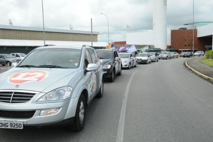 Após ‘eu fico’, cabos eleitorais fazem mega carreata pró-Lessa