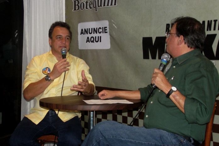 Galba Novaes durante a Conversa de Botequim