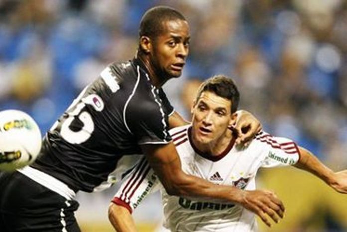 Com show de Thiago Neves, Flu derrota o Vasco por 2 a 1