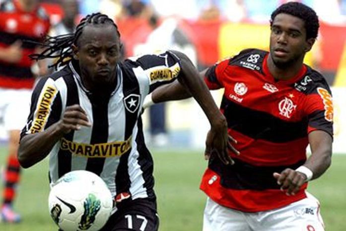 Flamengo e Botafogo erram muito e apenas empatam no Engenhão