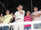 Em caminhada, Collor chama prefeito de seu partido de frouxo
